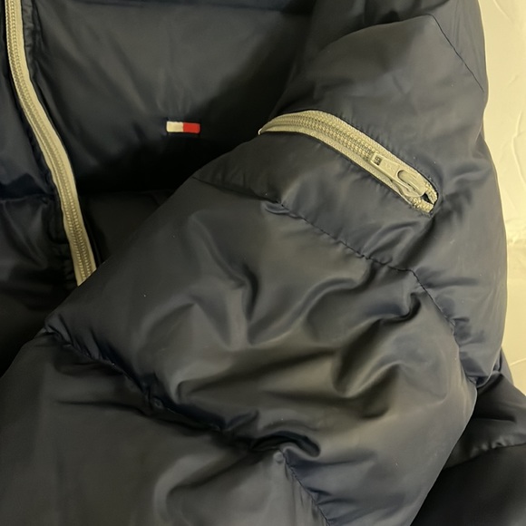 Tommy Hilfiger children size Large - Picture 3 of 13